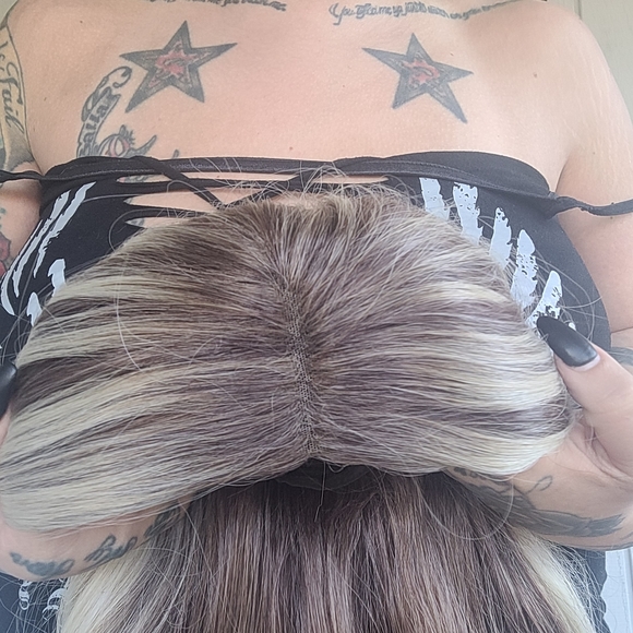 Chelsey Smith Cosmetics Jenny Wig - Picture 4 of 8